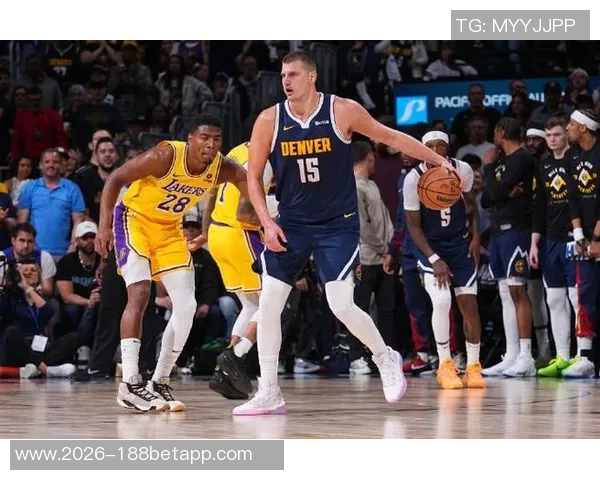 穆雷轻伤不下火线再创佳绩单场52分展现超强实力 穆雷轻伤不下火线再创佳绩单场52分展现超强实力