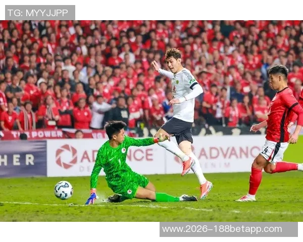 拜合拉木启程新疆飞往深圳随后直奔肇庆加入U22国足集训